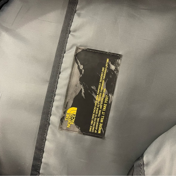 *Like New* Northface Backpack - Picture 5 of 7